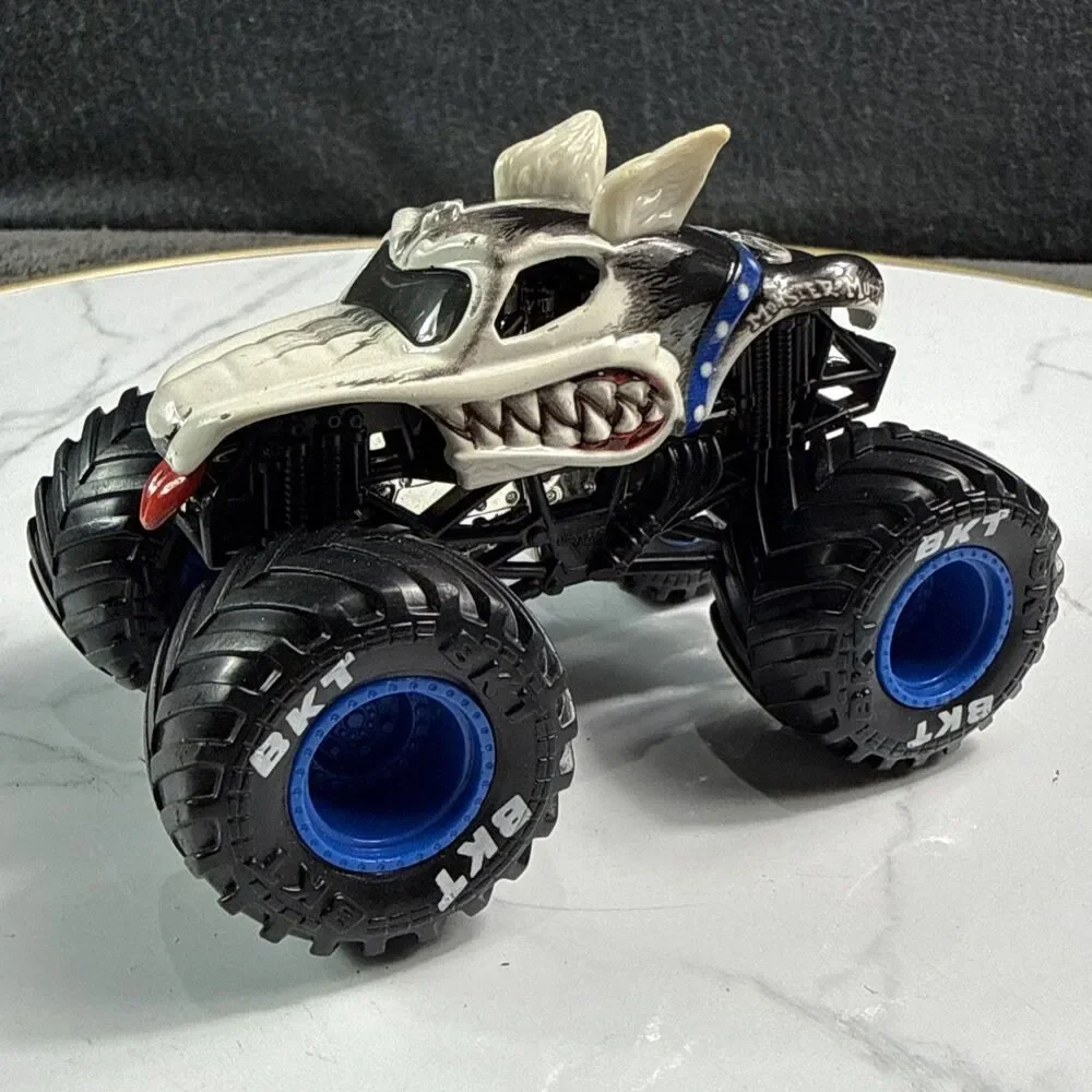 Hot Wheels Monster Jam Monster Mutt Dalmatian Truck 1/64 Diecast White EUC